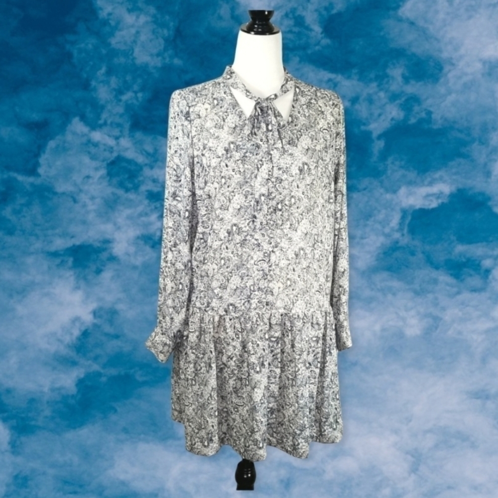 Lila Rose Women's Dress Size M Flaired Printed Long Sleeve Dress Bow Tie Collar